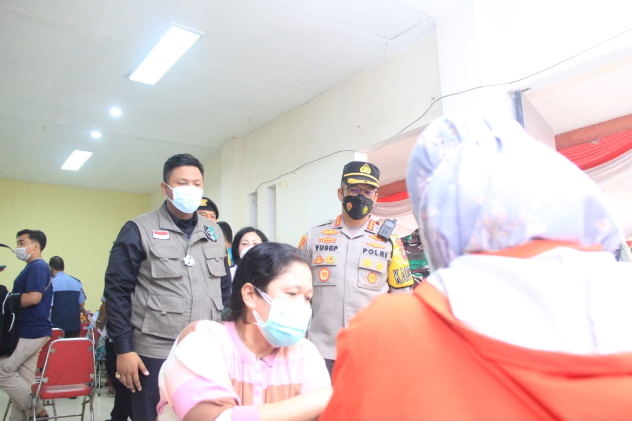 Vaksinasi Merdeka Serentak, Kapolrestabes: Kita Jaga Surabaya Bertahan di Level 1