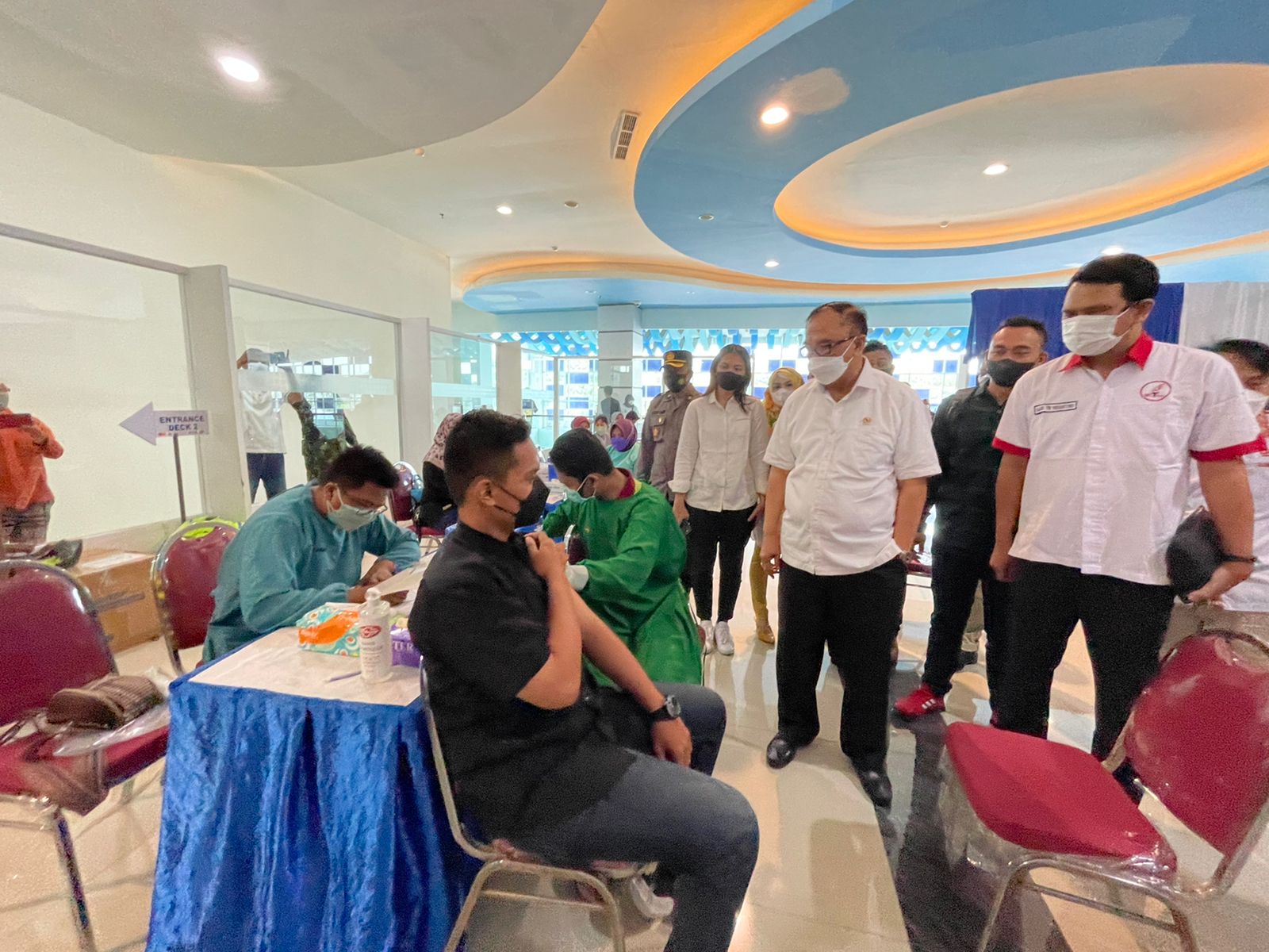 Taruna Merah Putih Jatim dan Seknas Jokowi Gelar Vaksinasi di Surabaya