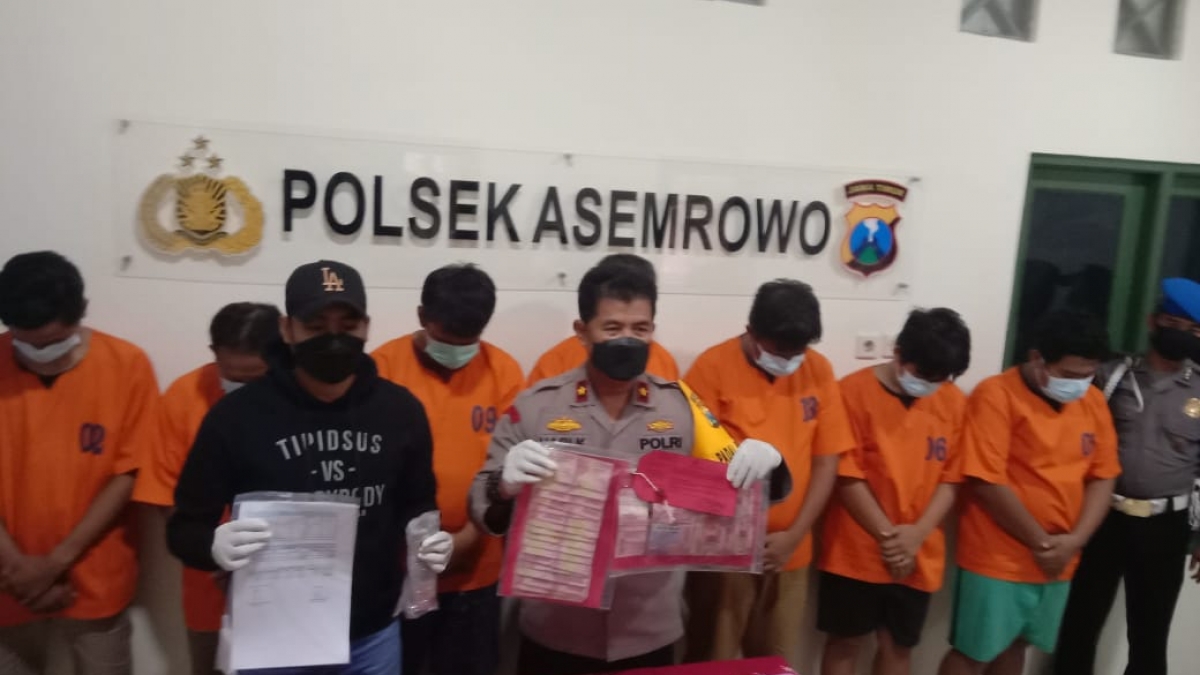 Satpam Gudang di Margomulyo Ini Otaki Pencurian Pelat Besi, Ajak Kernet, Admin, Operator Crane dan 3 Pegawai Lainnya