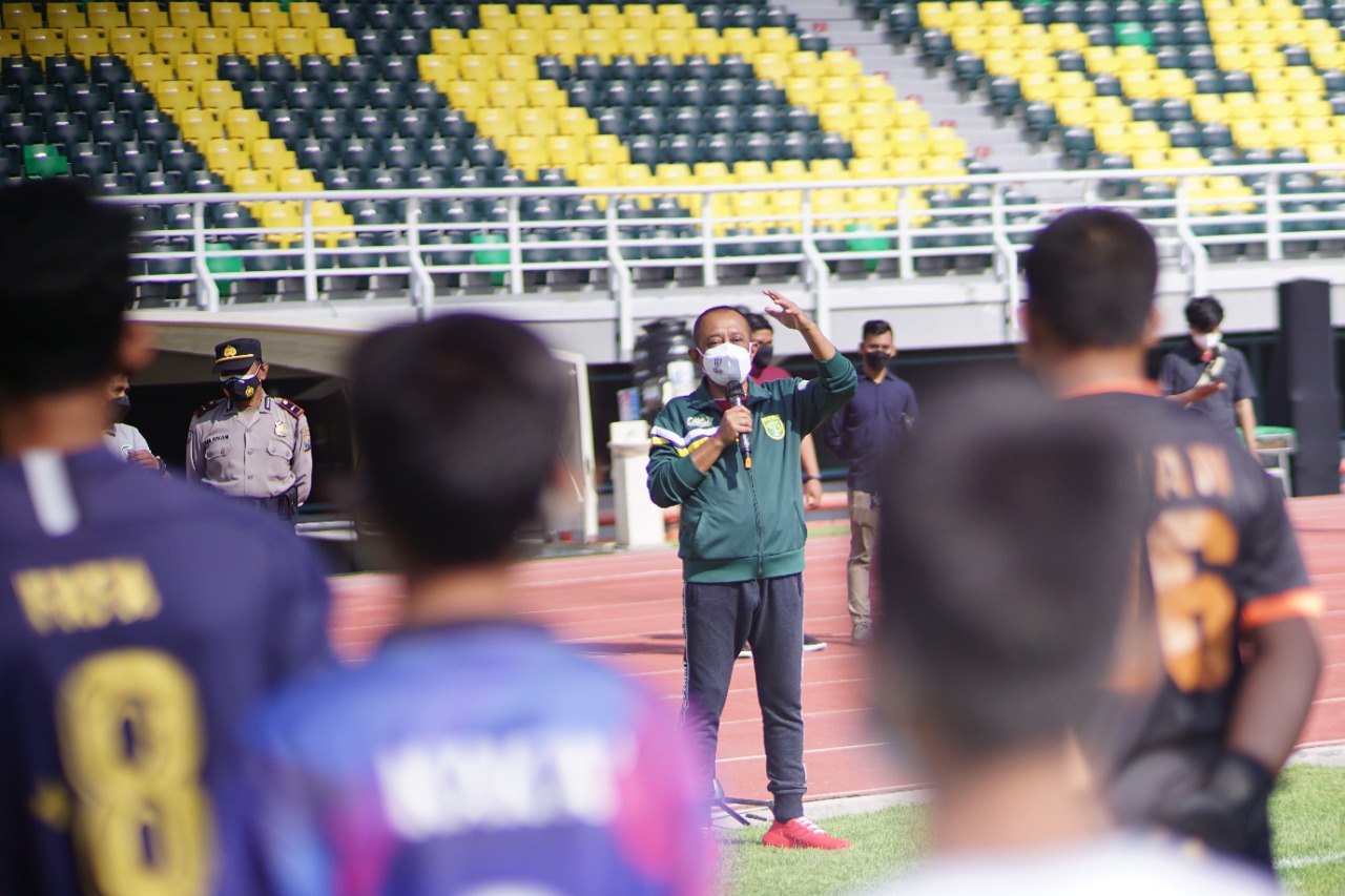 Di Hadapan Calon Peserta Diklat Sepak Bola, Wawali Armuji ingin Surabaya jadi Gudang Pesepakbola Handal