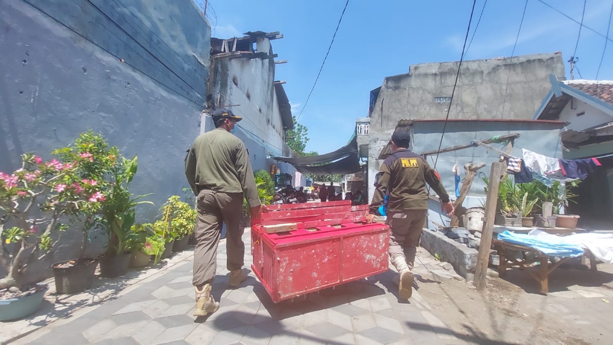 Jadi Arena Judi Burung Dara, Giliran Makam Rangkah Surabaya Dirazia Polisi, 5 Pegupon Dihancurkan