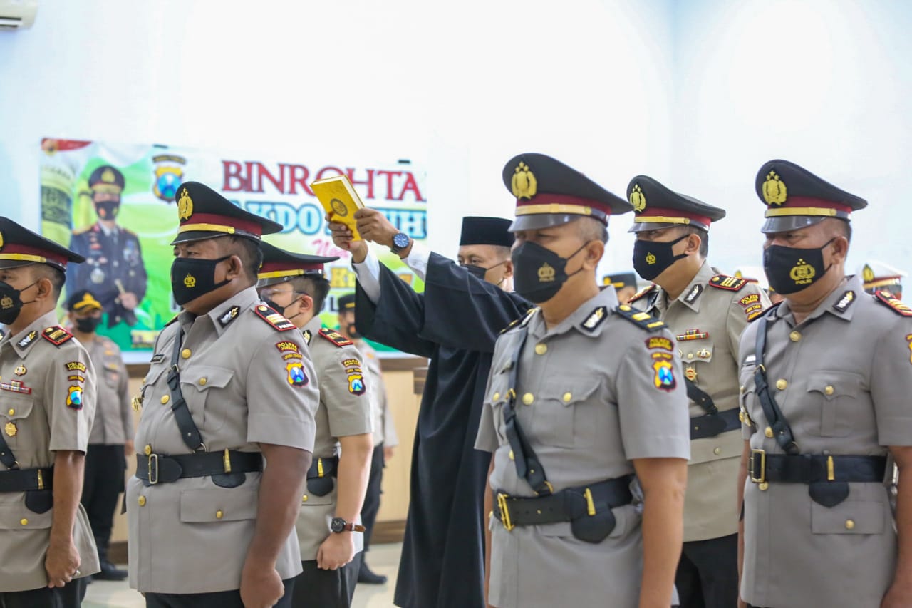Mutasi dalam Tubuh Polri, Kapolres Jombang Lantik Enam Perwira