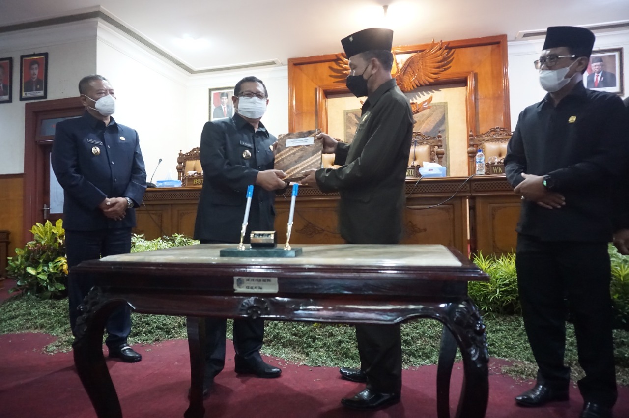 7 Fraksi DPRD Tulungagung Setujui Raperda APBD 2022 jadi Perda