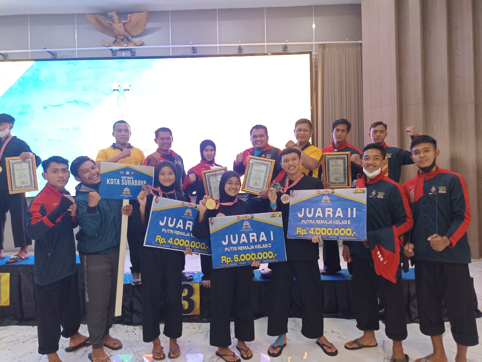 Pesilat Muda Surabaya Sabet 3 Medali Dalam Turnamen Pencak Silat Piala Kapolda Jatim