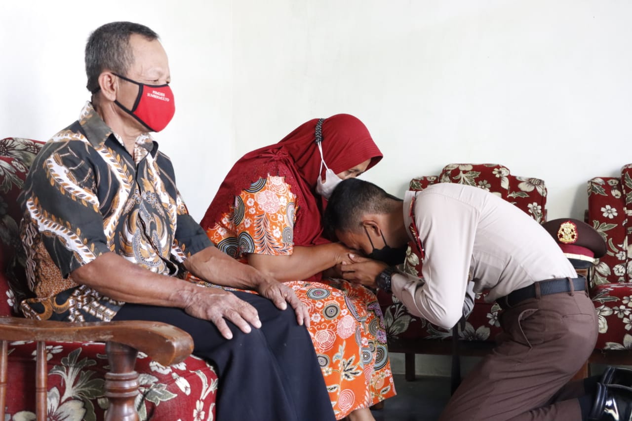 Kisah Anak Penjual Tahu dari Jombang yang Lolos Akademi Kepolisian