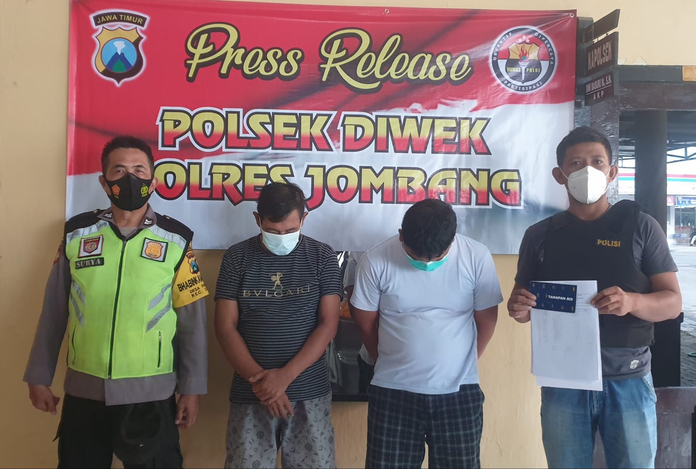 Dua Warga di Jombang Kuras Rekening Tabungan Temannya