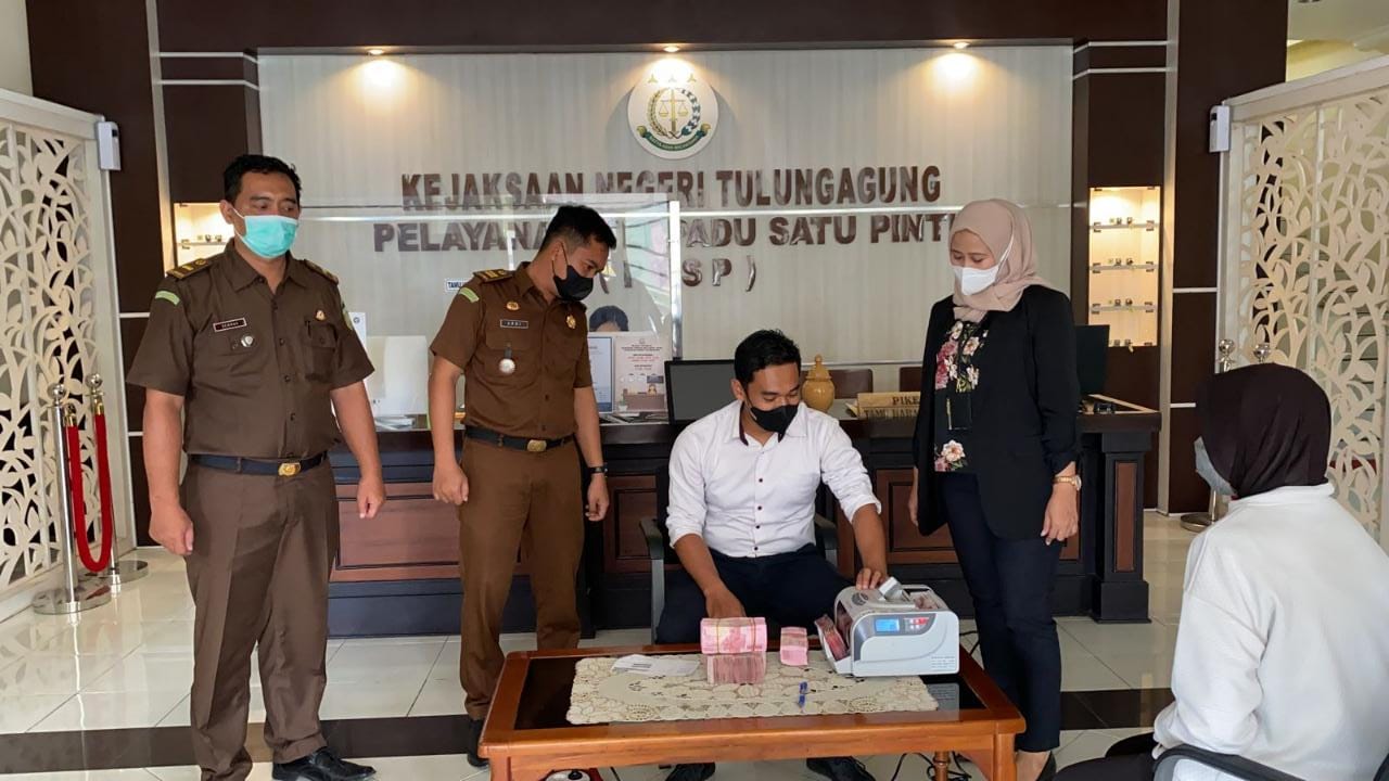 Terpidana Korupsi PDAM Tulungagung Bayar Denda Rp200 Juta