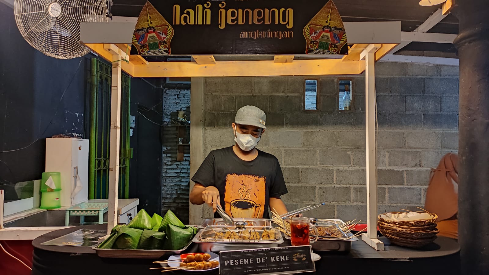 Tawarkan Konsep Semi Outdoor, Angkringan di Probolinggo Bikin Pelanggan Tak Kehujanan