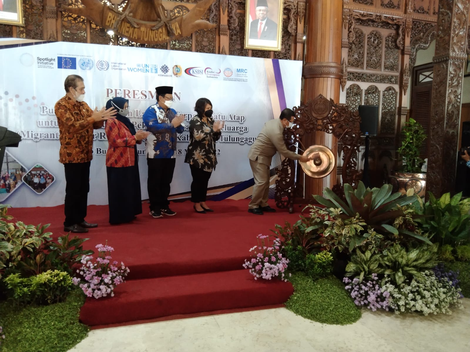 Lindungi PMI, Pemkab Tulungagung Bersama ILO Luncurkan LTSA dan MRC
