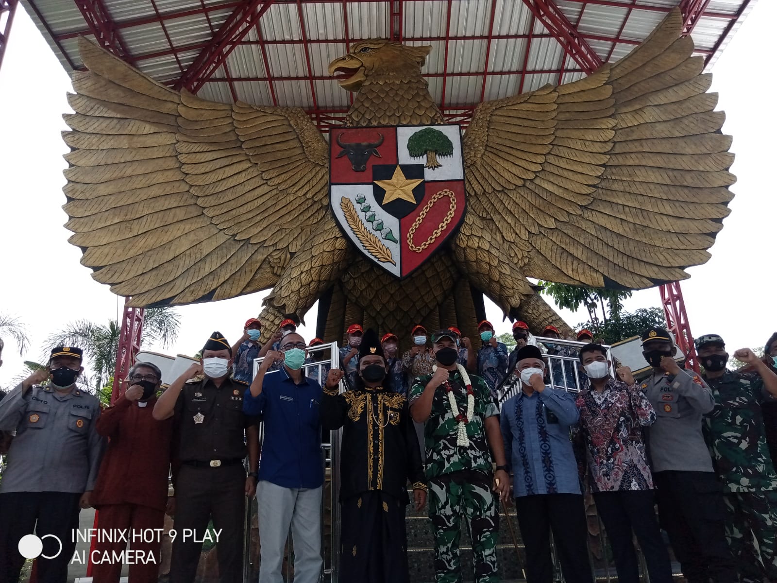 Resmikan Kampung Pancasila Di Ngantru, Dandim: Jiwai Pancasila Sebagai Pedoman Hidup