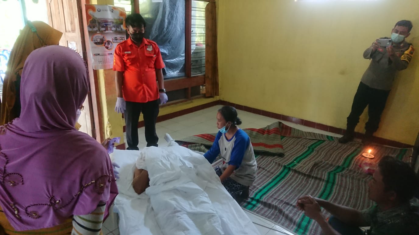 Truk Pasir Terguling di Tulungagung, Sopir Tewas