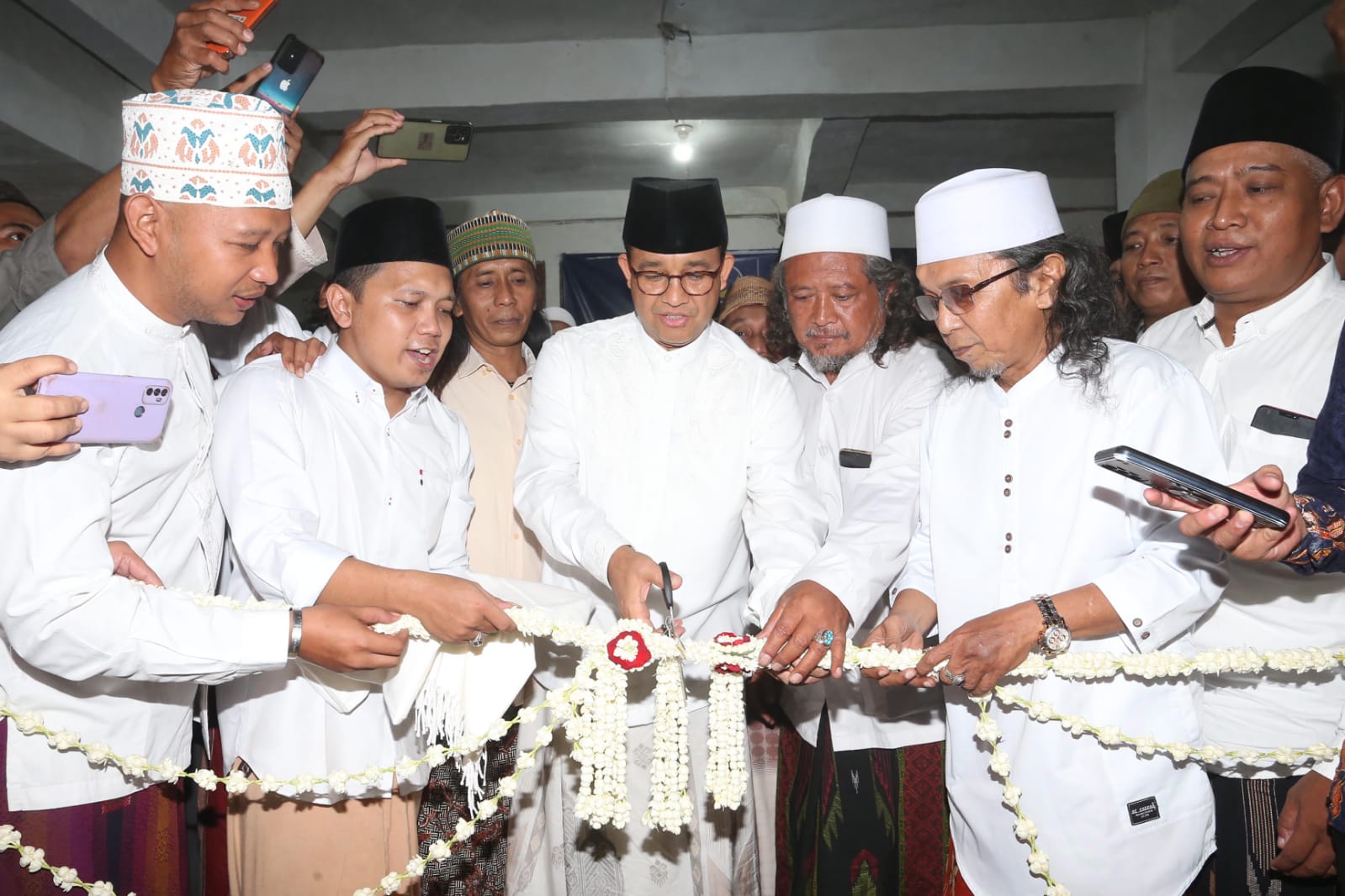 Resmikan Posko Aswaja di Surabaya, Anies Singgung Capaiannya Tutup Alexis