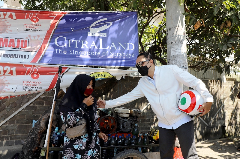 Keliling Surabaya Kendarai Vespa, Wali Kota Bertemu Tukang Tambal Ban Wanita, Begini yang Terjadi Selanjutnya