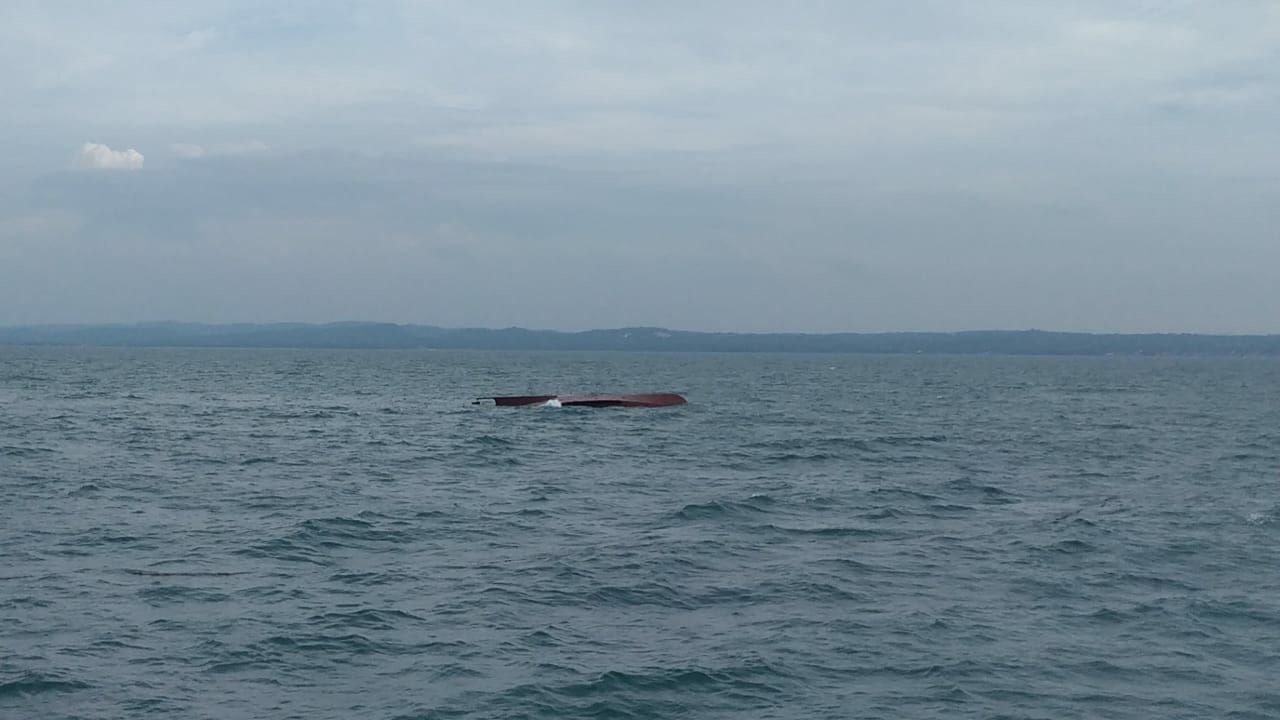 Tabrakan Maut Kapal Laut di Gresik, 5 ABK Dilaporkan Hilang