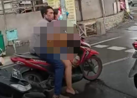 Heboh, Video Pria dan Wanita Mesum Sambil Naik Motor di Jalanan