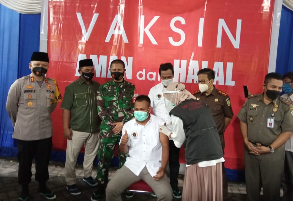 PWI Gresik, Suntik Vaksin Sinovac Pertama dari Kalangan Jurnalis