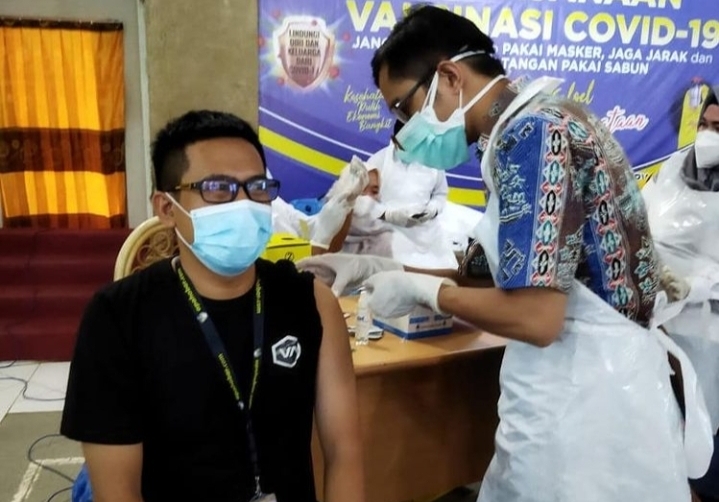 Ratusan Insan Pers di Kalimantan Selatan Divaksinasi Covid-19