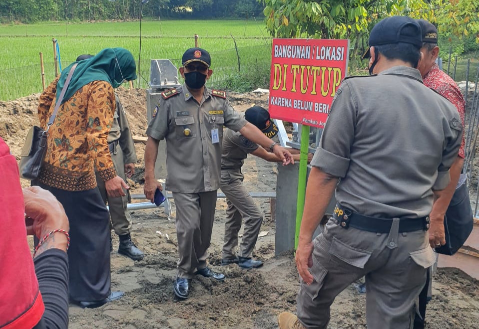 Tak Miliki Izin, Pembangunan Tower Seluler di Jombang Disegel