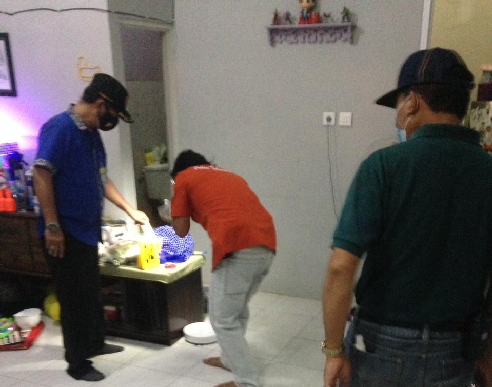 Seorang Pria Ditemukan Bersimbah Darah, Ada Luka Tusukan dan Sayatan