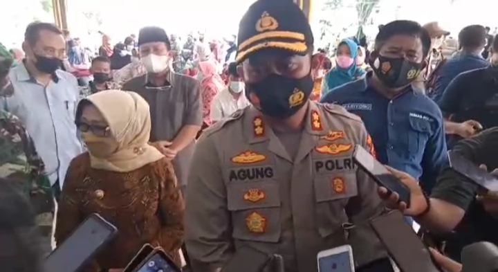 Warga Jombang Serbu Vaksinasi di Pendopo