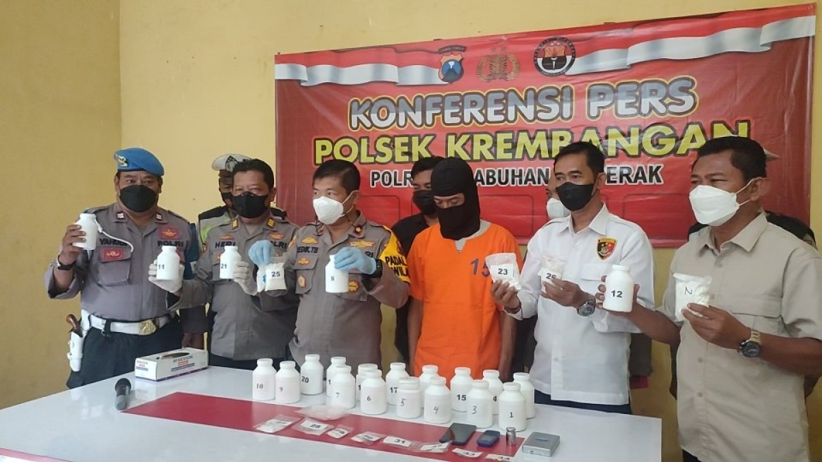 Pria Ini Simpan Tiga Jenis Narkoba Sekaligus Dalam Kamar Kosnya di Petemon Surabaya