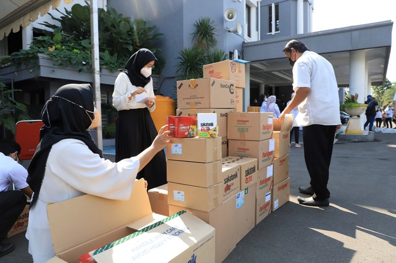 Berbagai Stakeholder Bersama-sama Beri Bantuan Penanganan Covid-19 di Surabaya