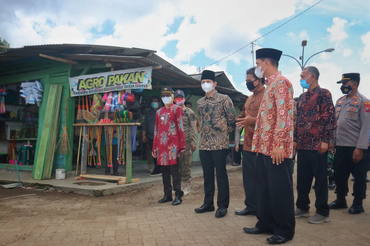 Bupati Resmikan Kios Penunjang Pasar Agro Bendoagung Trenggalek