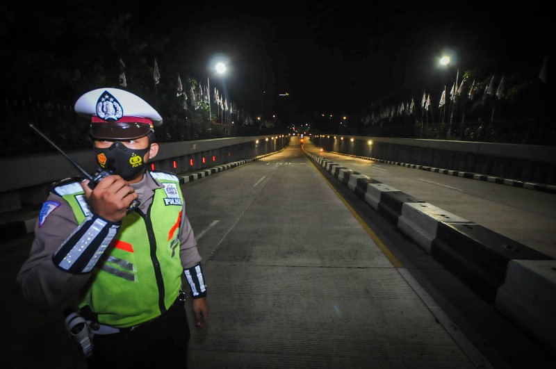 FOTO: Penutupan Jalan Ketiga di Masa PPKM