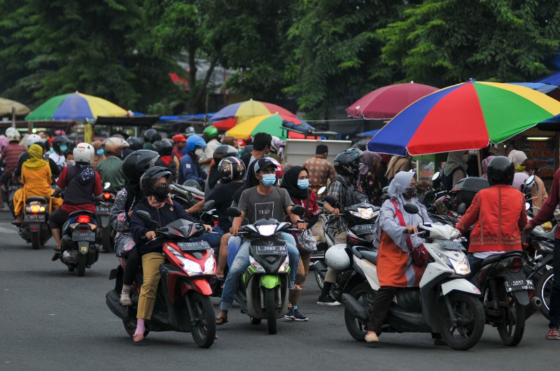 FOTO: Penjual Takjil Berjubel