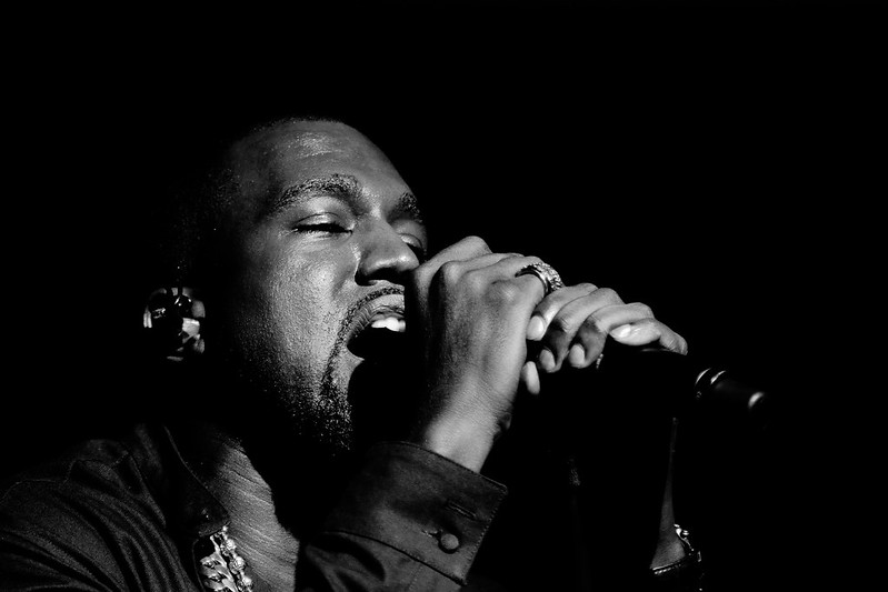Kanye West Rilis Album Donda yang Bertema tentang Perceraiannya dengan Kim Kardashian