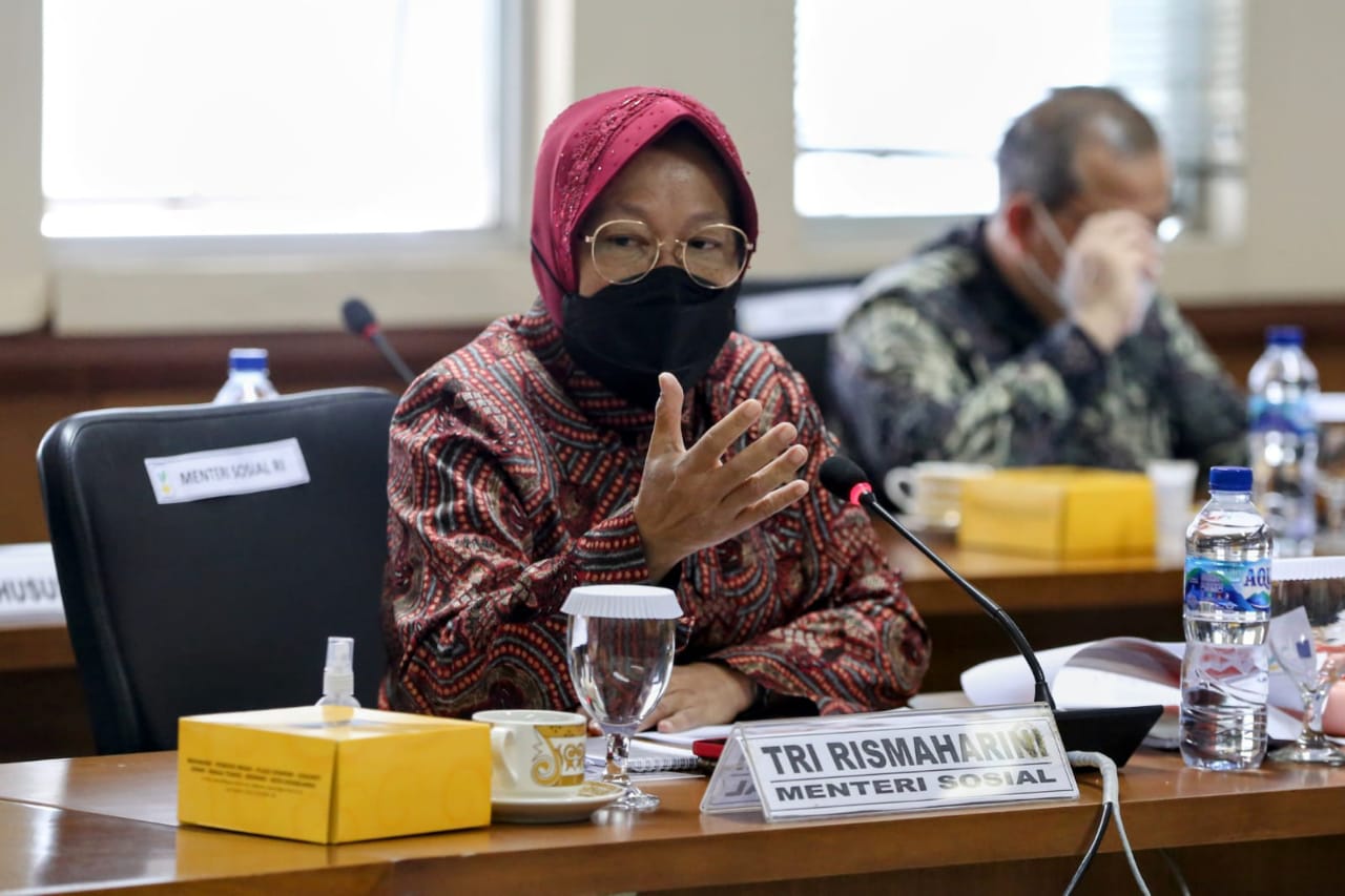 Bertekad Buat Gelandangan jadi Wirausahawan, Begini Dua Jurus Mensos Risma Mengentaskan Kemiskinan