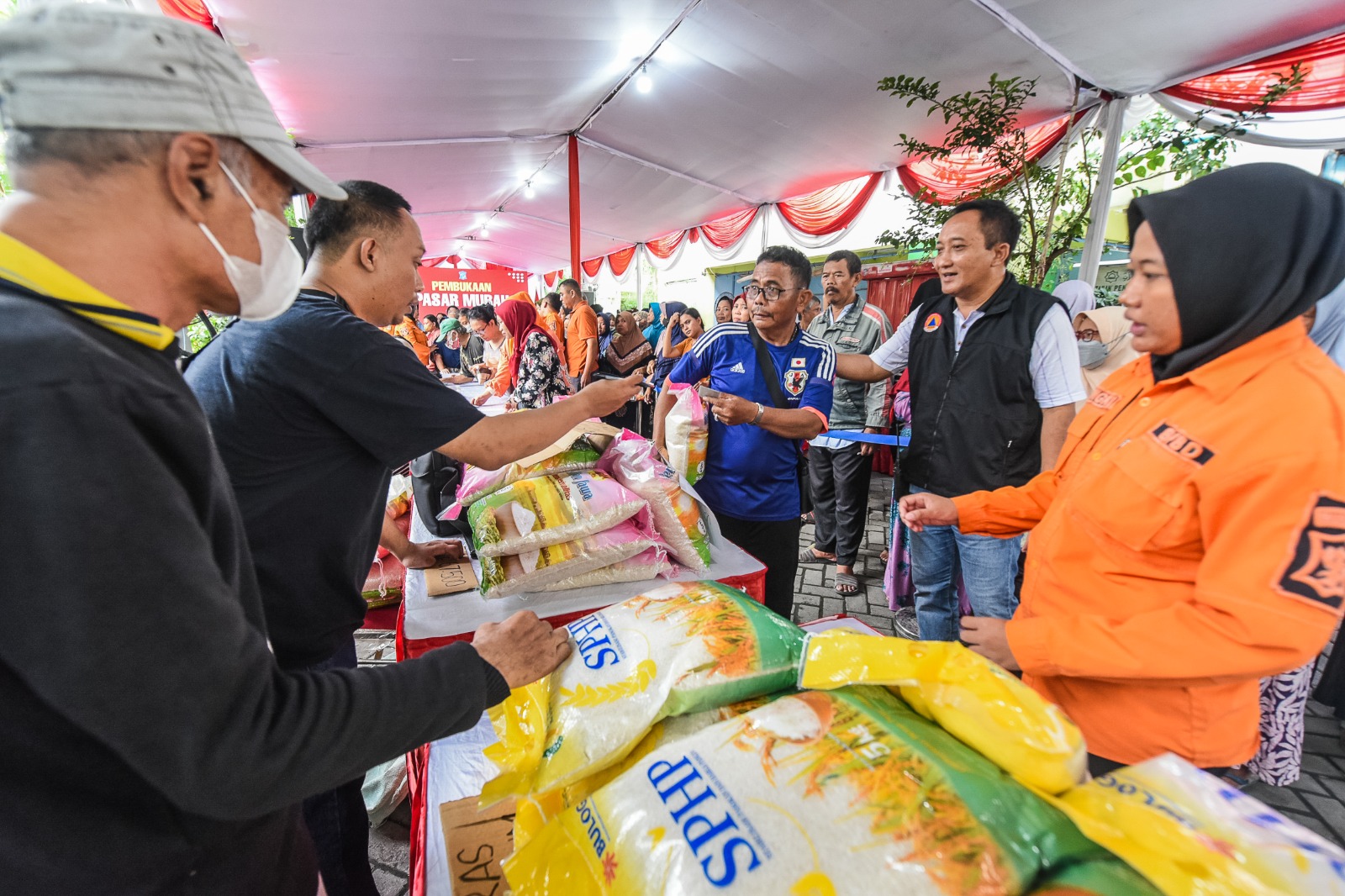 Stabilkan Harga dan Jaga Stok Bahan Pokok, Pemkot Surabaya Gelar Pasar Murah di 244 Titik