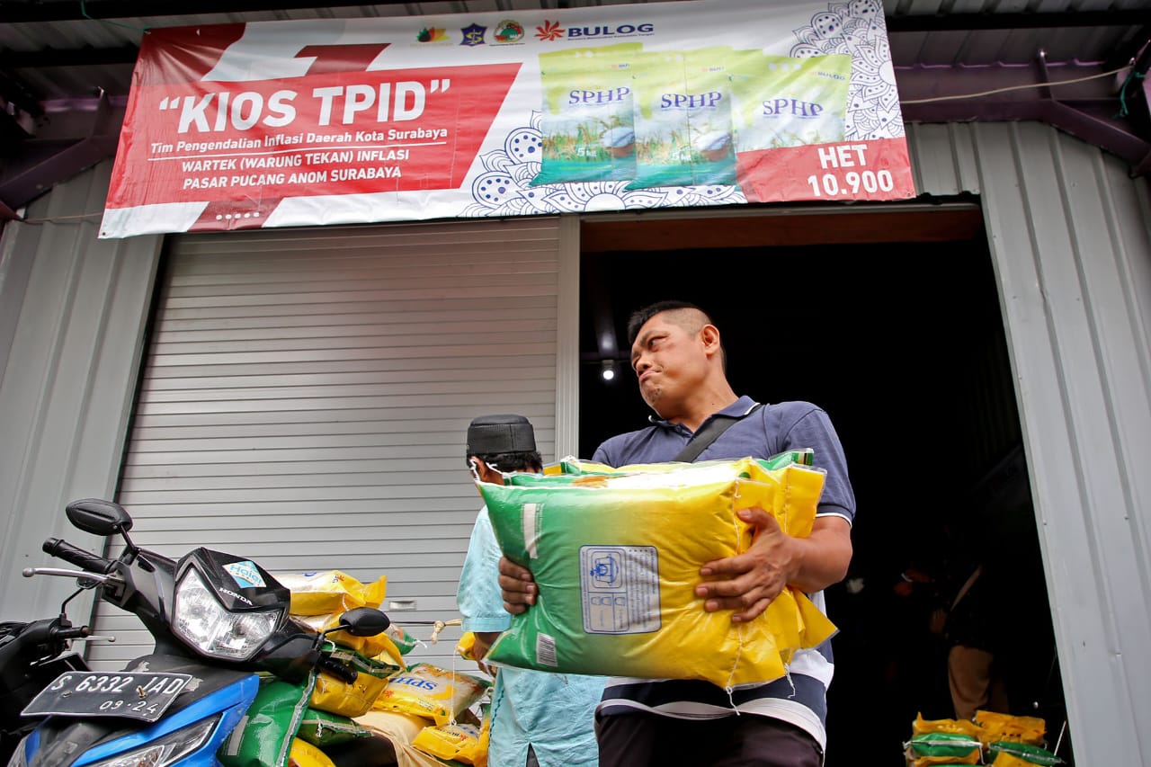 Ketersediaan Bahan Pangan di Surabaya Aman hingga Hari Raya Idul Fitri, Kios TPID Sediakan Alternatif Pilihan Beras