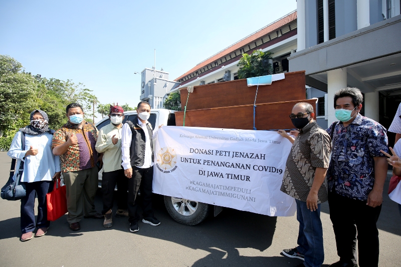 Kagama Jatim Beri Bantuan Tabung Oksigen dan Peti Jenazah untuk Pemkot Surabaya