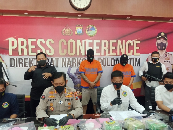Polda Jatim Bongkar Peredaran Sabu 6 Kg dari Dua Warga Surabaya