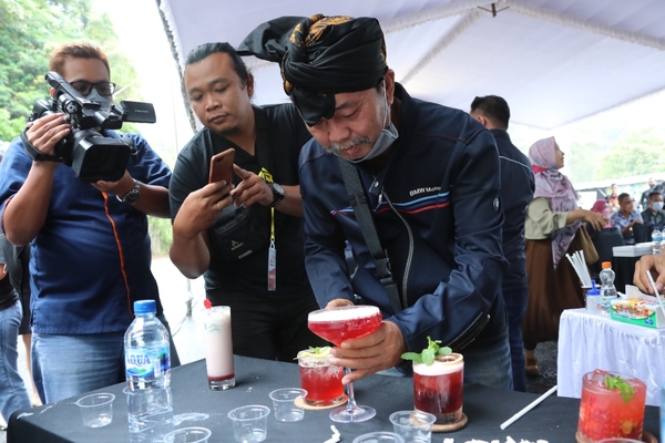 Mas Dhito Berharap Rosella Menjadi Minuman Khas Kabupaten Kediri