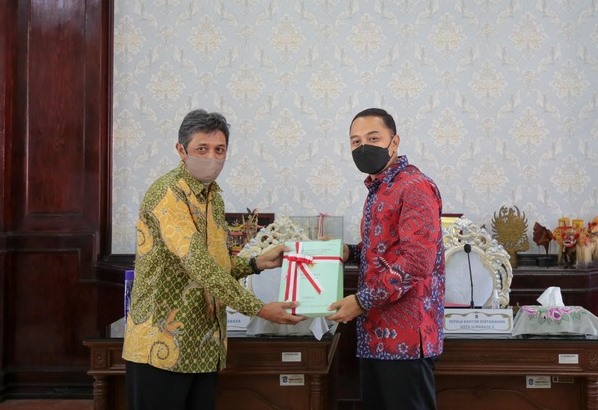 Pemkot Surabaya Terima 142 SHP dan 44 PBT, Wali Kota Eri Cahyadi: Pengamanan Aset segera Terwujud