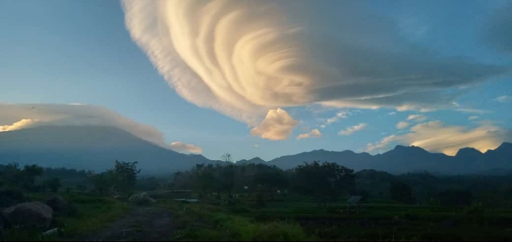 Ada Awan Aneh di Gunung Welirang, Petanda Apa?