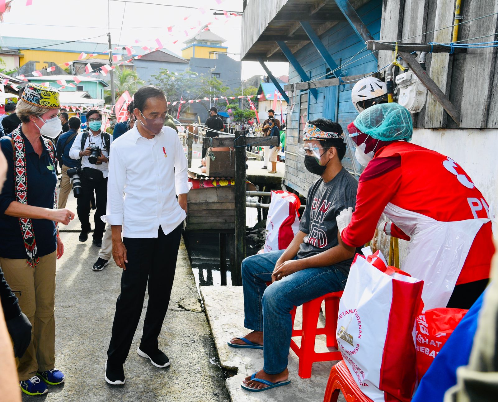 Akhir Tahun 2021, Presiden Jokowi Targetkan 70 Persen Penduduk sudah Tervaksinasi Covid-19