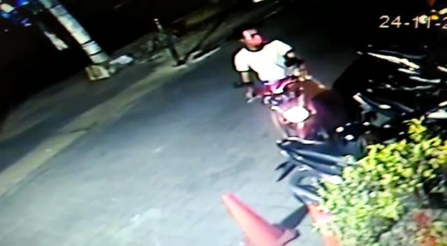Aksi Pencurian Helm Terekam CCTV, Polisi "Kami Akan Tangkap Pelaku"