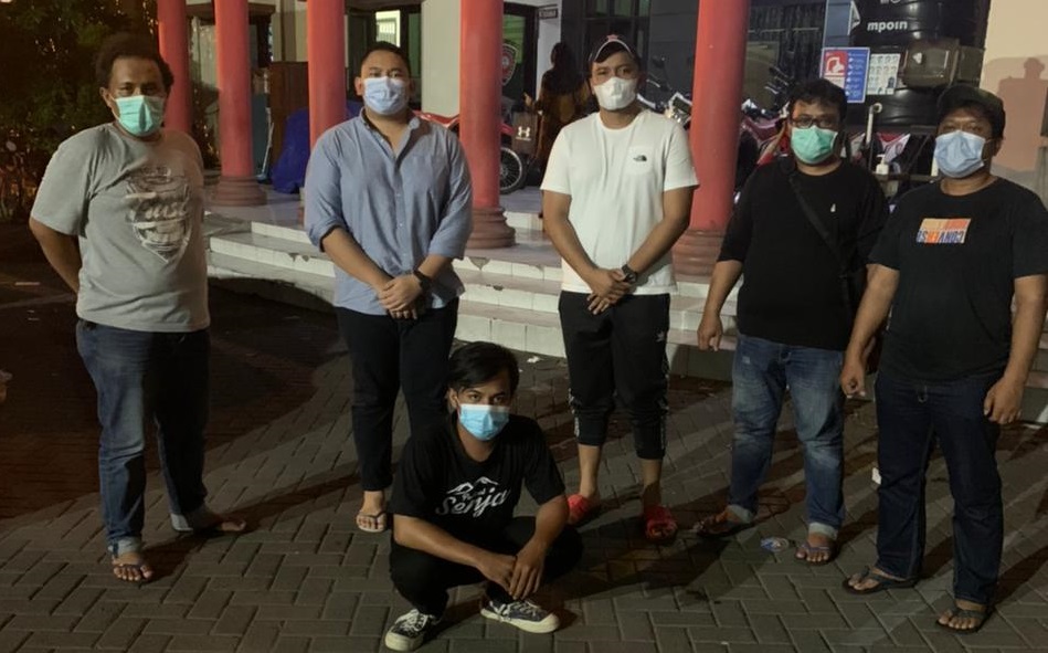 Garang Saat Siksa Kekasih, Remaja Ini Merengek Saat Ditangkap Polisi
