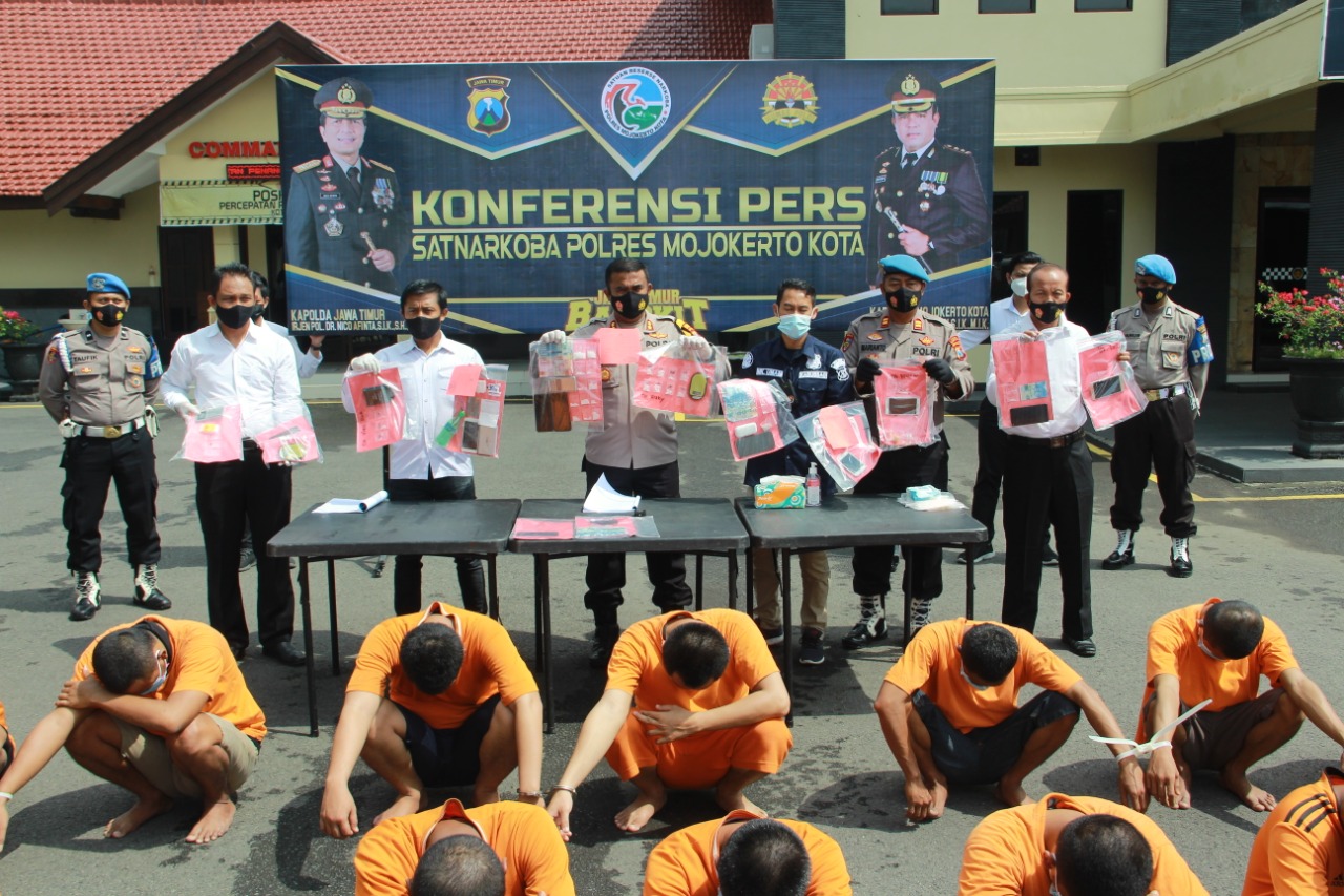 21 Pengedar Sabu Ditangkap Polresta Mojokerto, di Antaranya Pasutri