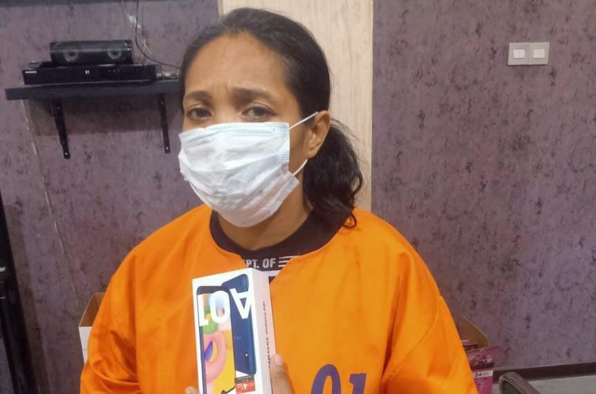 Mengaku Bisa Usir Roh Halus, Wanita di Surabaya Ini Curi Ponsel Korban