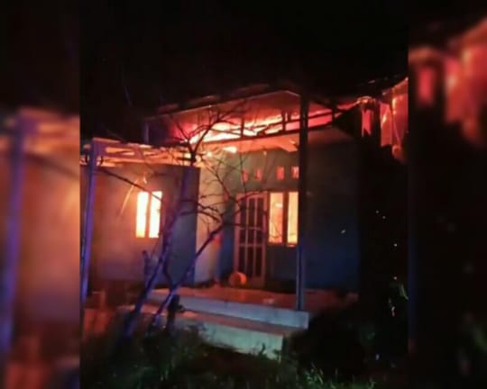Ditinggal Salat Tarawih, Sebuah Rumah di Banjar Ludes Terbakar