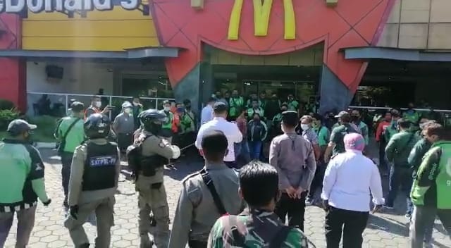 Buntut Antrean BTS Meal, Pemkot Surabaya Denda McDonald's Rp5 Juta