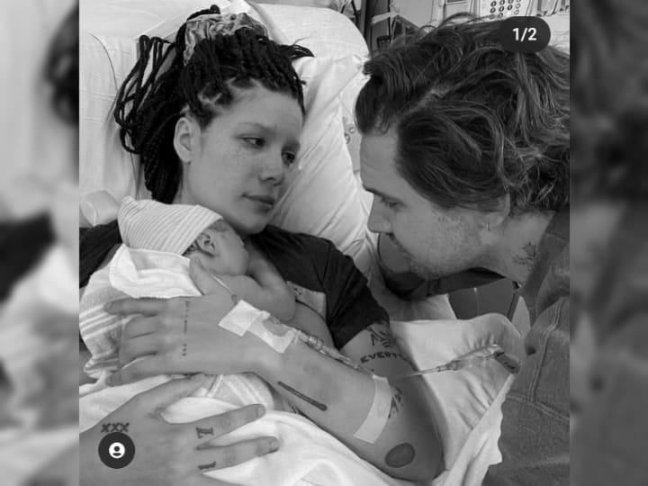 Halsey Umumkan Kelahiran Putra Pertamanya, Selamat Datang Ender Ridley Aydin!