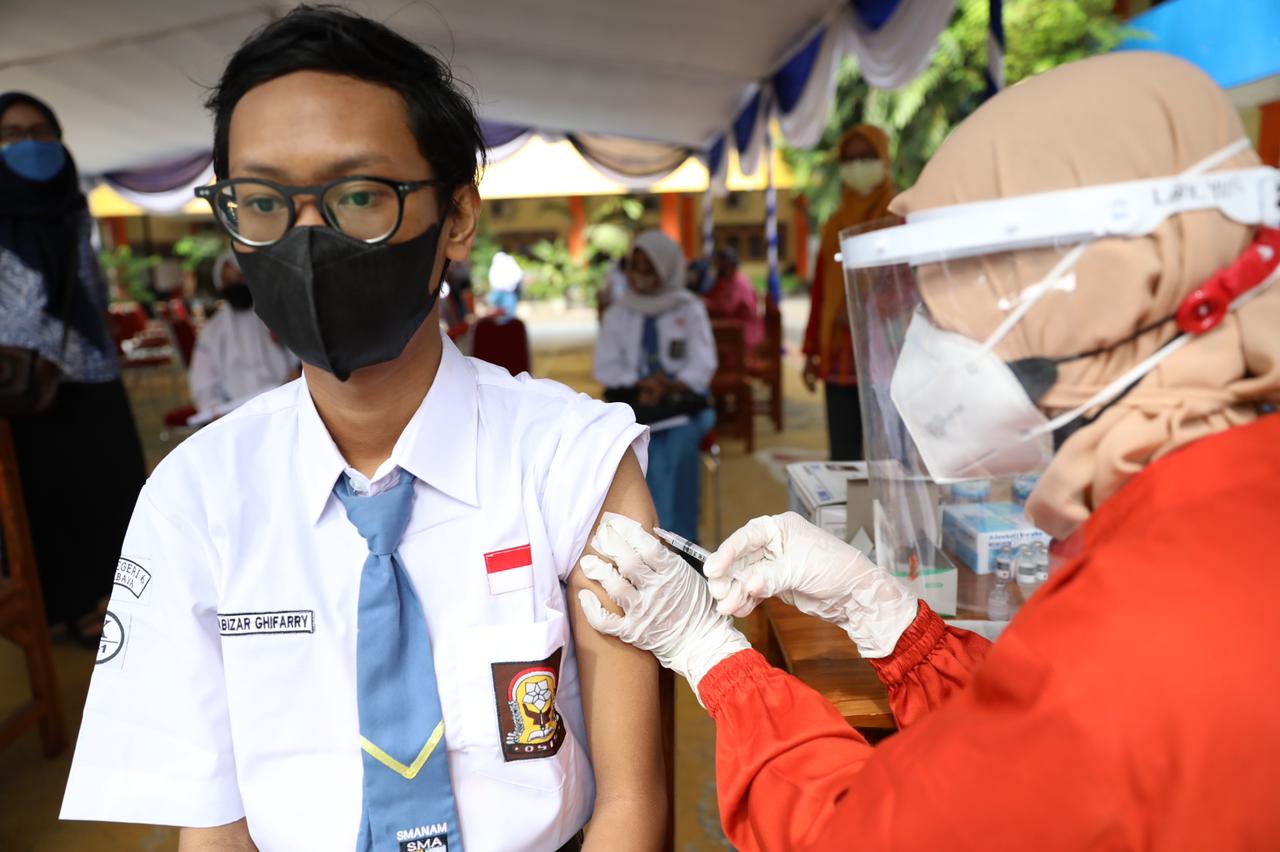 1,3 Juta Anak SMA, SMK, dan SLB Jawa Timur jadi Sasaran Vaksinasi Pelajar