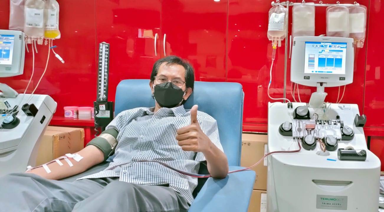 Berbagi Kesembuhan, Ketua DPRD Surabaya Adi Sutarwijono Ajak Penyintas Covid-19 Donor Plasma Konvalesen