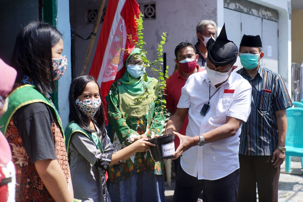 Qiara Azerine, Bocah SD yang 'Sulap' Bidara Arab jadi Sabun dan Minuman Dapat Suntikan Semangat Wawali Armuji