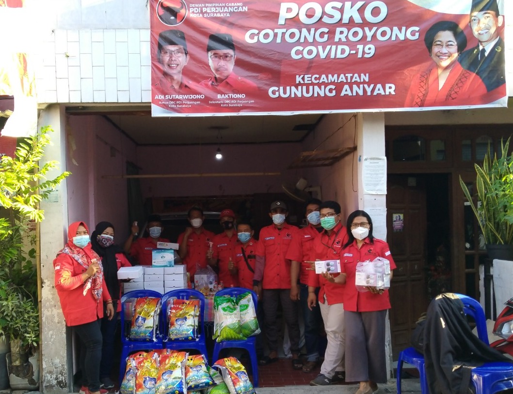 Menyisir Kawasan Rungkut Menanggal, Posko Gotong Royong PDIP Gunung Anyar kembali Beraksi